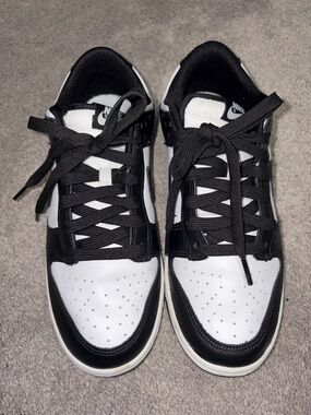 Nike “Panda” Dunks Low